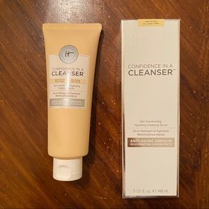 IT Cosmetics Confidence in a Cleanser NEW/full sz!